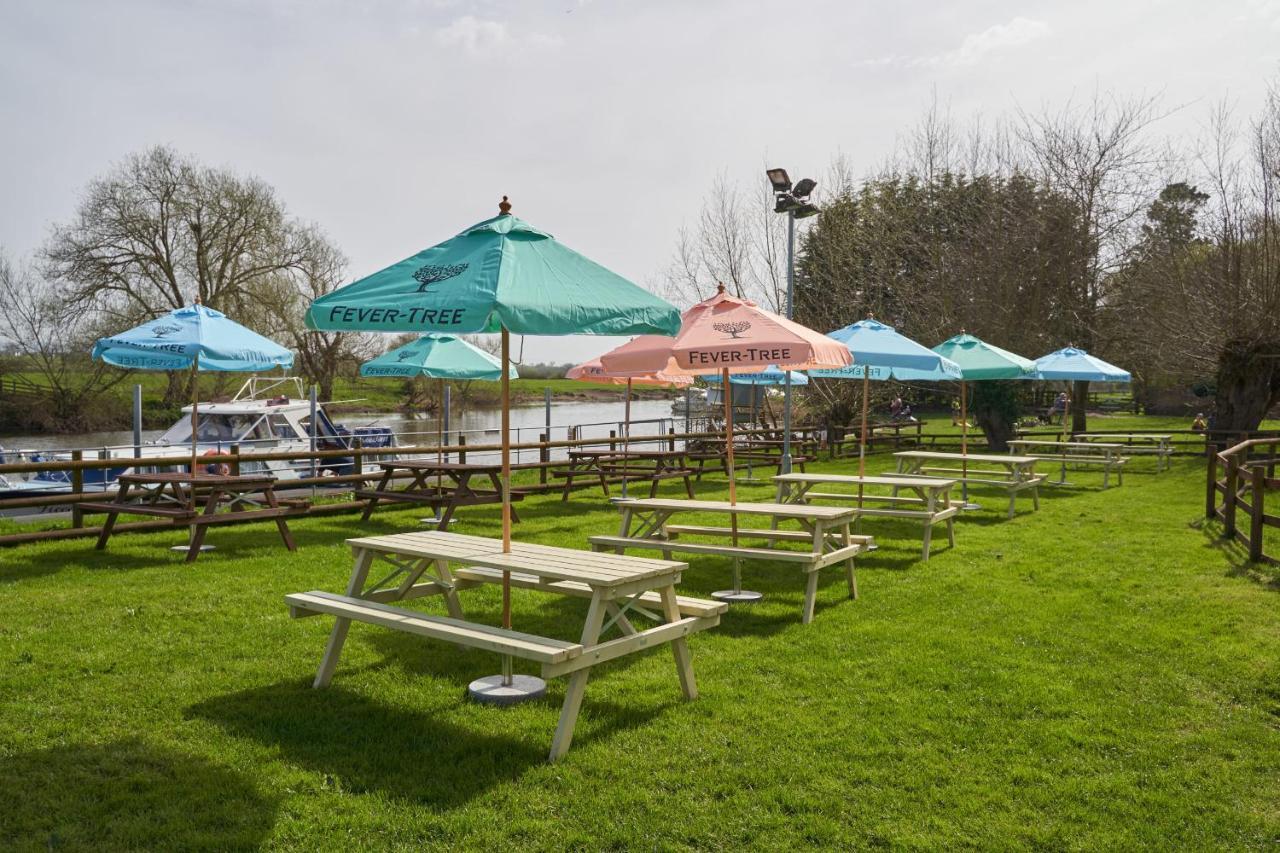 The Fleet Inn Tewkesbury Exterior photo