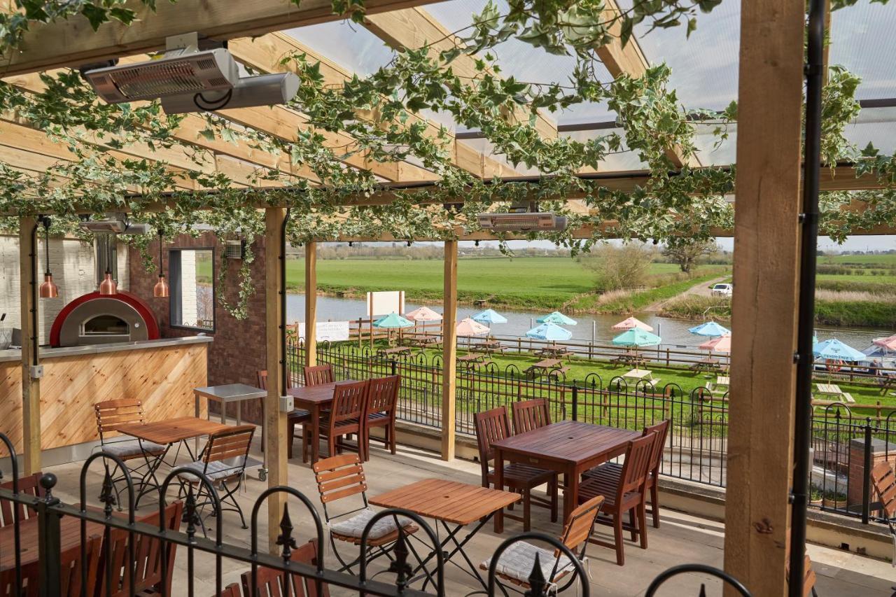 The Fleet Inn Tewkesbury Exterior photo